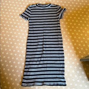 Excellent used condition maternity dress